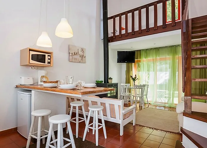 Aldeamento Turistico Do Camarido, Nature & Apartment